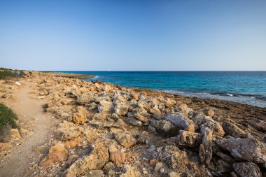 Cap de Ses Salines, Mallorca, Baleares görünümünden okyanus