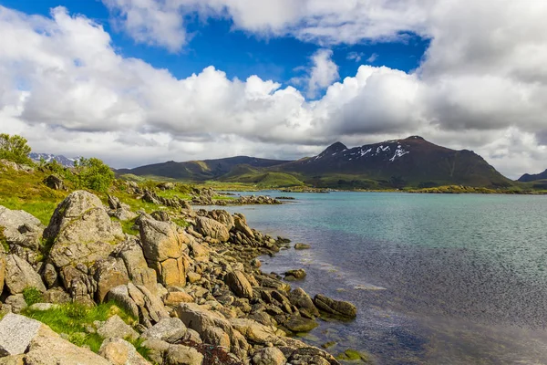 Прекрасний вид на острови прибуття в Норвегії — стокове фото
