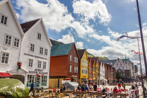 Hermosa vista de los edificios históricos de Bryggen en Bergen, Noruega — Foto de Stock