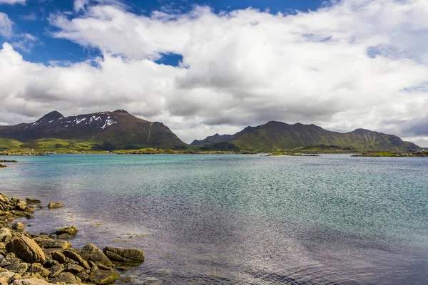 ノルウェーのロフォーテン諸島の美しい景色 — ストック写真