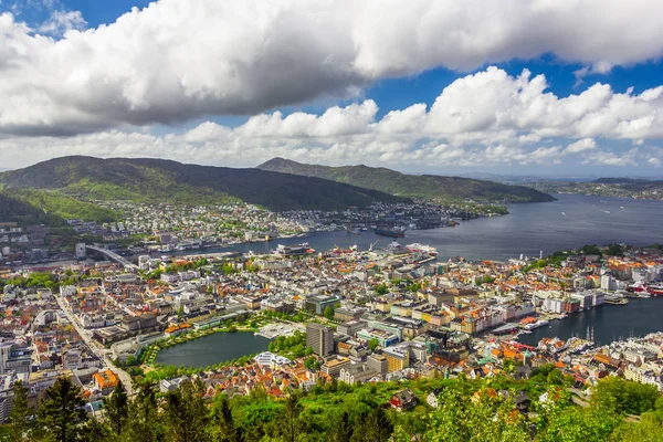 Gyönyörű kilátás nyílik a város Bergen, Norvégia — Stock Fotó