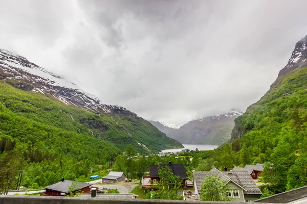 Gyönyörű kilátás nyílik a Geirangerfjord, Norvégia — Stock Fotó