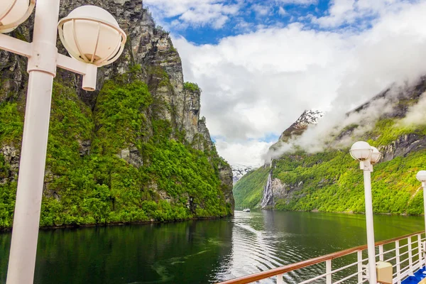 Прекрасний вид на Гейрангерфьорд, Норвегія — стокове фото