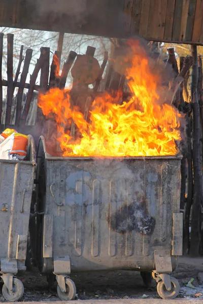 Basura basurero fuego — Foto de Stock