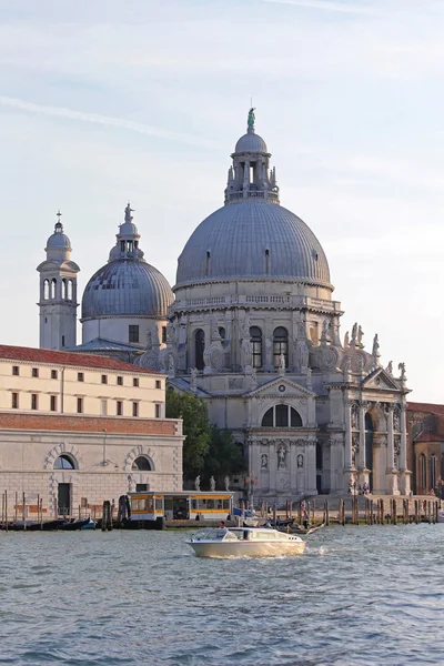 Kerk van de salute in Venetië — Stockfoto