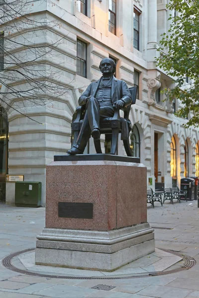 George Peabody skulptur London — Stockfoto