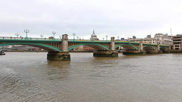 London Southwark Bridge — Zdjęcie stockowe