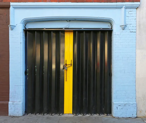 Puertas de acordeón cerradas — Foto de Stock