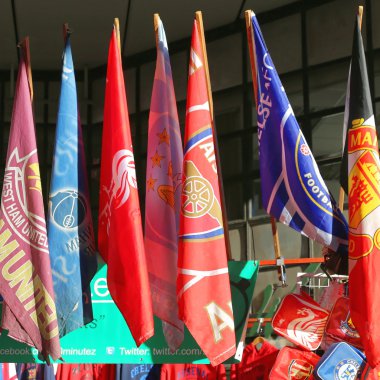 Londra'da futbol bayrakları