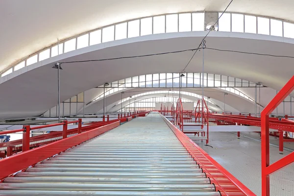 Shipping Warehouse Conveyor Rollers — Stock Photo, Image