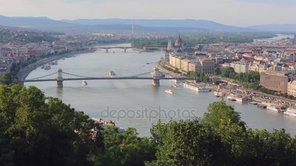 Río Danubio en Budapest Hungría — Vídeos de Stock