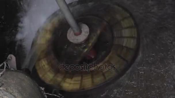 Roue d'eau rotative — Video