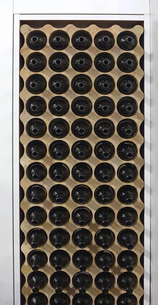 Rack de vinho de madeira — Fotografia de Stock