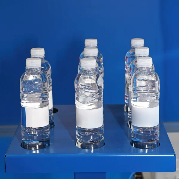 Bottiglie di acqua di plastica — Foto Stock