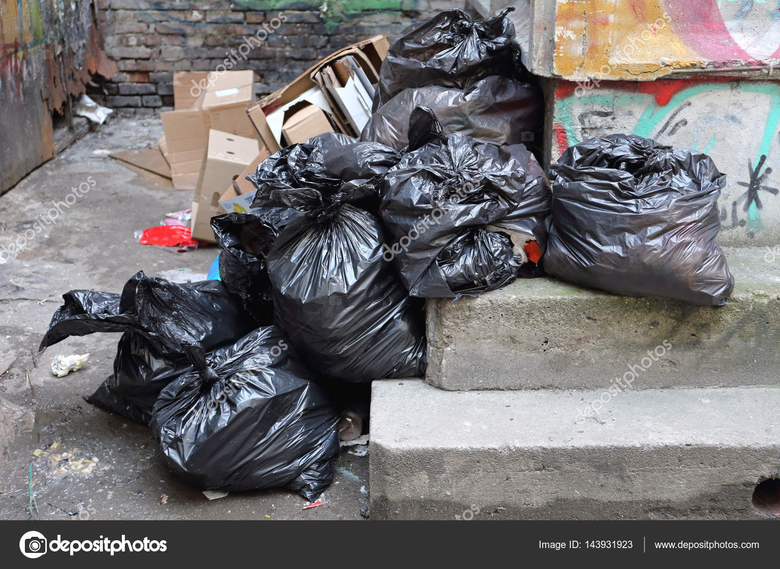 Trash Bags Litter Stock Photo by ©Baloncici 143931923