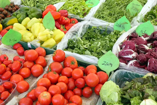 Frische Lebensmittel auf dem Markt — Stockfoto