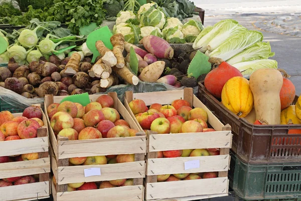 Produkte in Kisten — Stockfoto