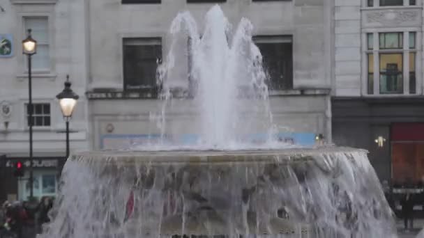 Fontän Trafalgar London — Stockvideo