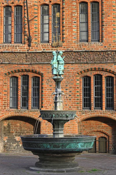 Marktkirche fontän Hannover — Stockfoto