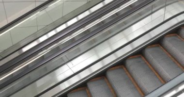 Yürüyen merdiven Underground