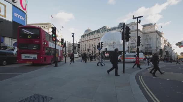 Globo della neve di Piccadilly Circus — Video Stock