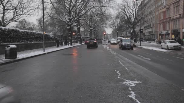 Londra Bayswater Road, kış — Stok video