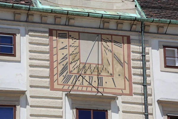 Zegar słoneczny zegar Vienna — Zdjęcie stockowe