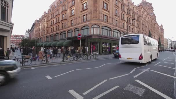 London Verenigd Koninkrijk November 2013 Harrods Luxe Warenhuis Brompton Road — Stockvideo