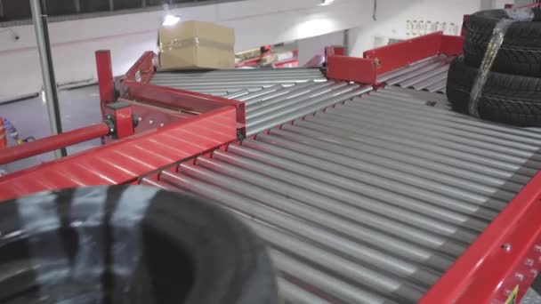 Sorting Parcels Conveyor Fulfillment Warehouse — Stock Video