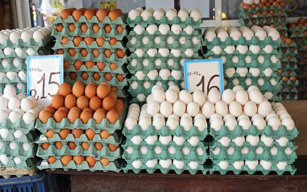 Jaja na sprzedaż — Zdjęcie stockowe