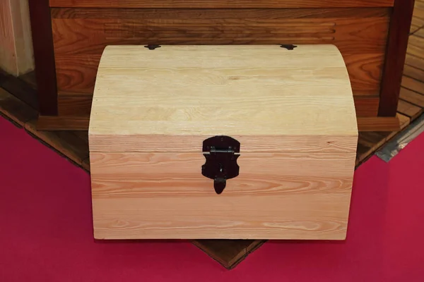 Dřevěný kufr hrudníku — Stock fotografie