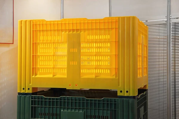 Palet contenedor de plástico — Foto de Stock