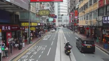 Hong Kong, Çin - 29 Nisan 2017: Tramvayla Percival Street Hong Kong, Çin.