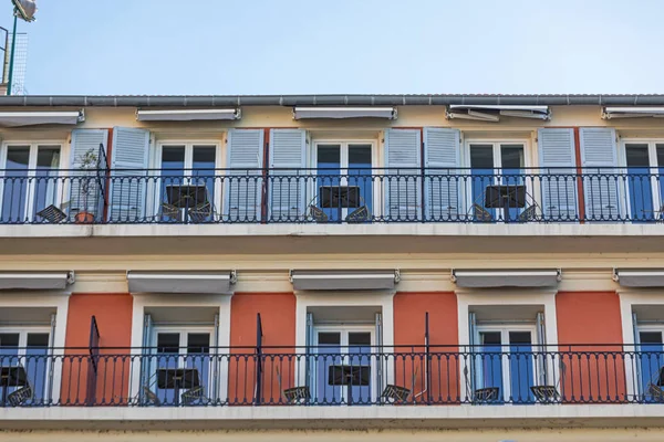 Балконы отеля — стоковое фото