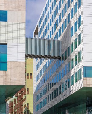 binalar arasında köprü