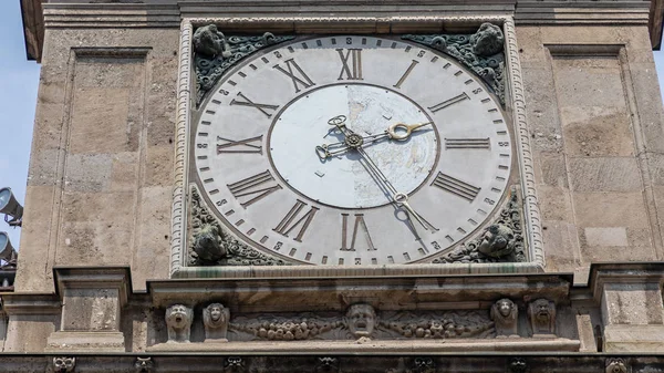 Roman Clock Milan — Stockfoto