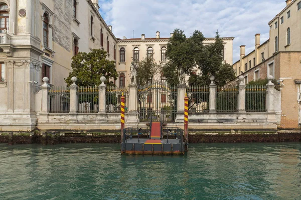 Schwimmendes Dock Venedig — Stockfoto