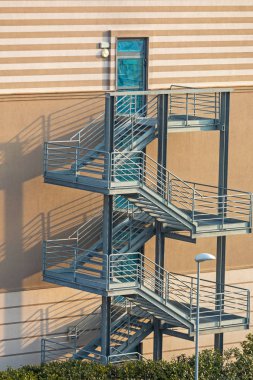 Yangın kaçış merdiveni