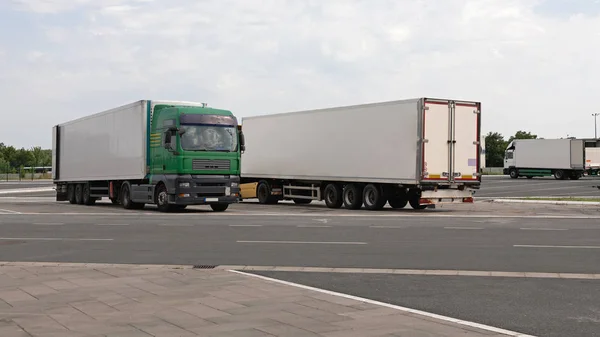 Semi Truck Trailer — Stock fotografie