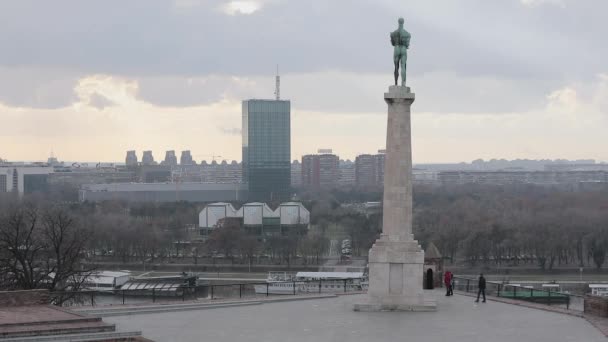 Belgrado Sérvia Dezembro 2018 Monumento Pilar Victor Landmark Fortaleza Kalemegdan — Vídeo de Stock