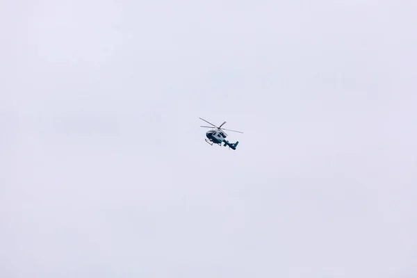 Ködös helikopter — Stock Fotó