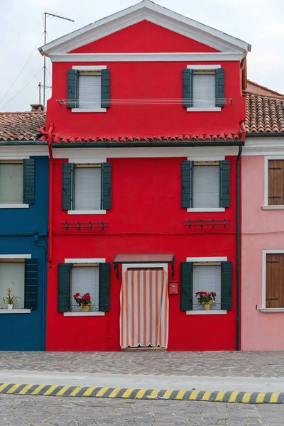Красный дом Бурано — стоковое фото