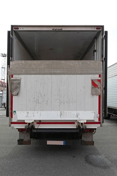 Rampa de carregamento do caminhão — Fotografia de Stock