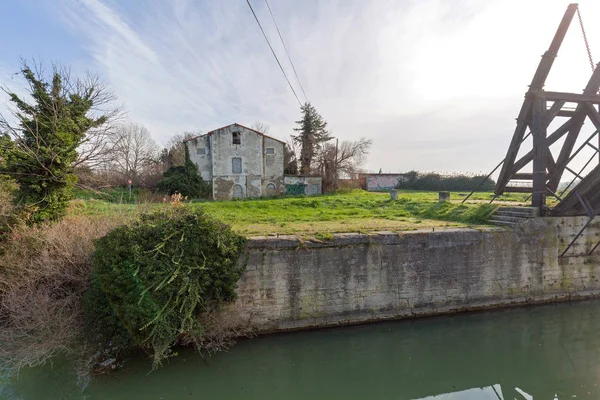 Canal Near Arles — Stock Photo, Image