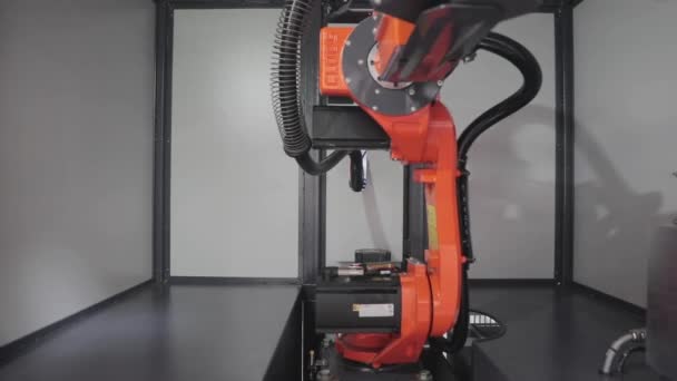 Brazo Robot Con Accesorio Herramienta Soldadura Fabricación Automatizada — Vídeo de stock