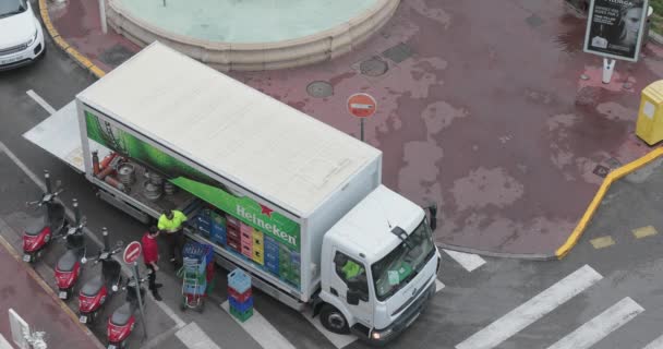 Cannes Francja Stycznia 2018 Heineken Beer Truck Logistyka Dostawy Napojów — Wideo stockowe
