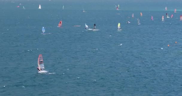 Nago Torbole Itálie Června 2019 Silný Vítr Pro Windsurf Sport — Stock video
