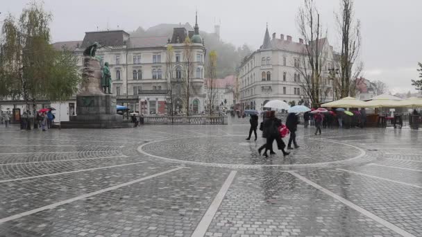 Lublaň Slovinsko Listopadu 2019 Lijublačný Dešťový Podzimní Den Náměstí Lublaňi — Stock video