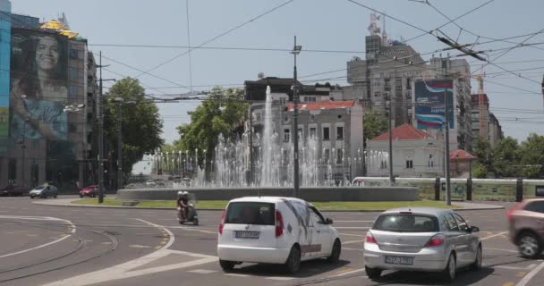 Belgrade Serbia June 2019 Big Water Fountain Slavija Square Summer — Stock Video