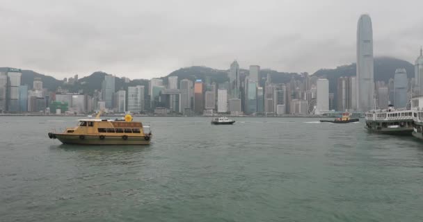 Hong Kong China April 2017 Veel Boten Victoria Harbour Cloudy — Stockvideo